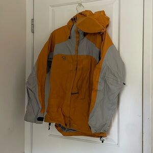 MOUNTAIN HARDWEAR Rain Jacket